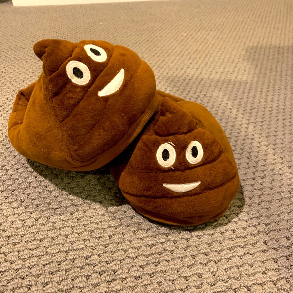 💩 Emoji Slippers
